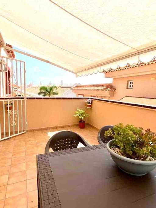 Confortable Y Centrico Los Cristianos  Luaran gambar